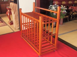 組立式塔婆立　側面